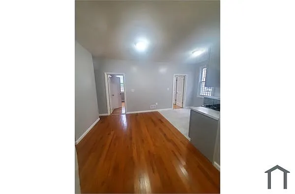 Building Photo - 81 Smith St #1R