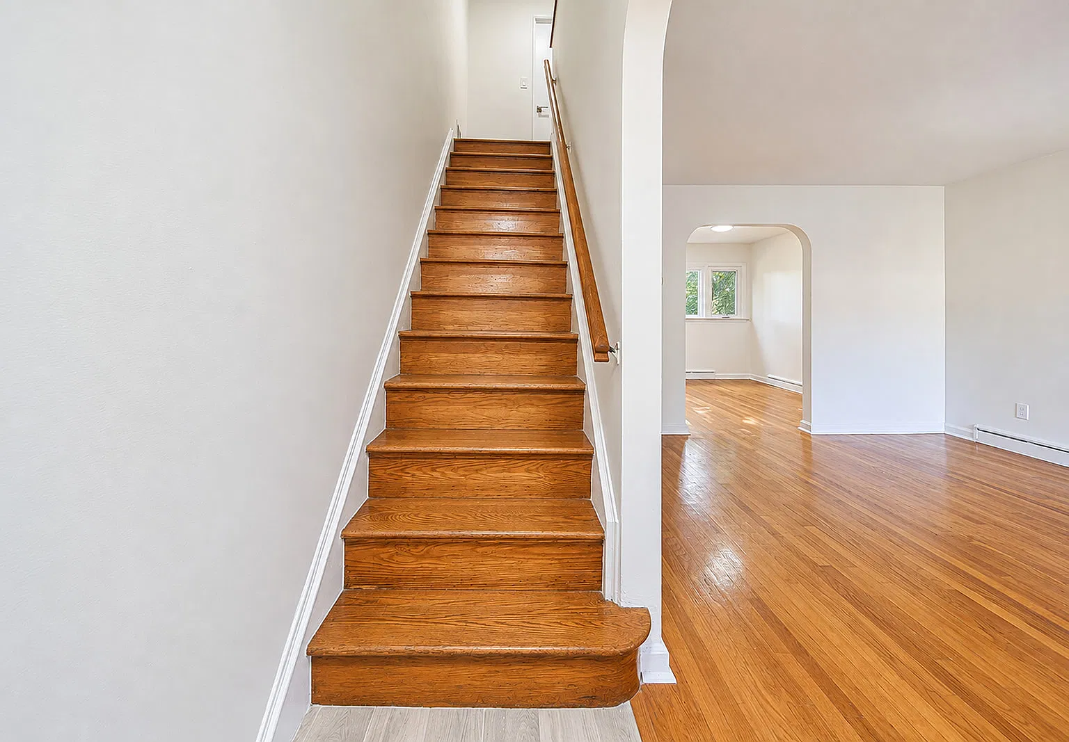 2 bed, $3,200 — Photo 2