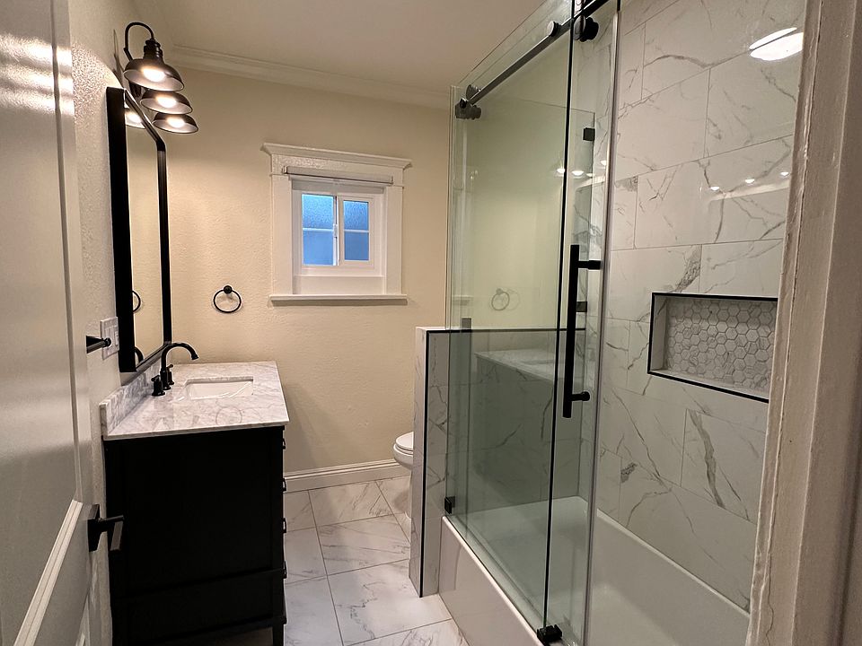 1st image of 2624 Lime Ave #1