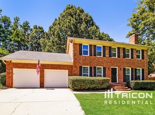 5909 Edinborough Dr, Charlotte, NC 28216