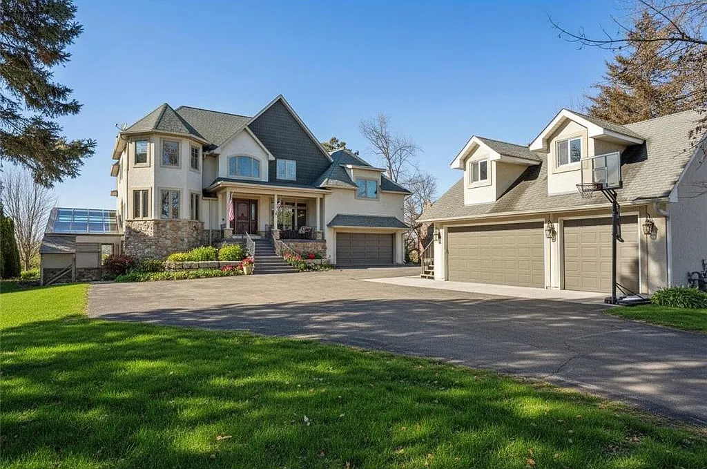 6 bed, 9250 sqft, $15,000 — Photo 2
