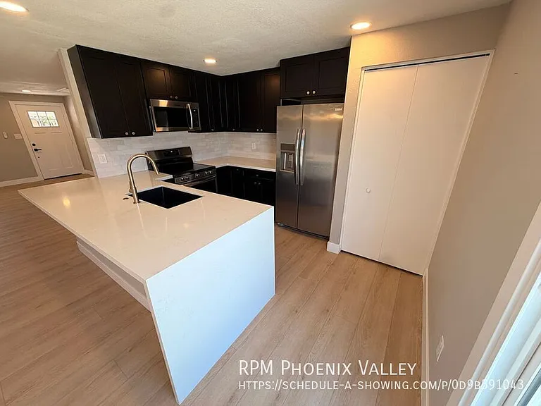3902 E Joan De Arc Ave — Photo 9