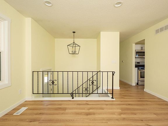5th image of 2109 W 68th St