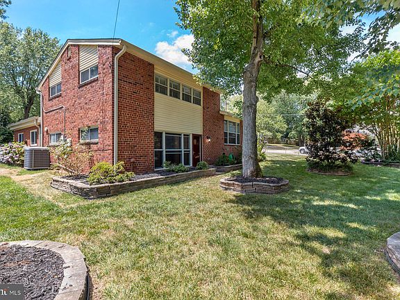 3rd image of 5503 Fiske Pl
