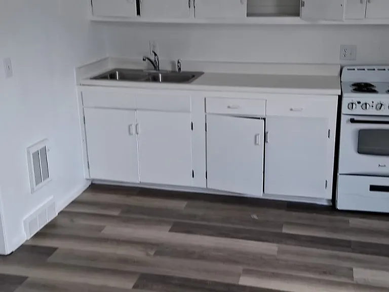 503 S Jackson Ave — Photo 1