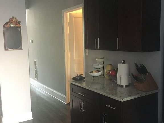 4th image of 1007 N Winchester Ave #1