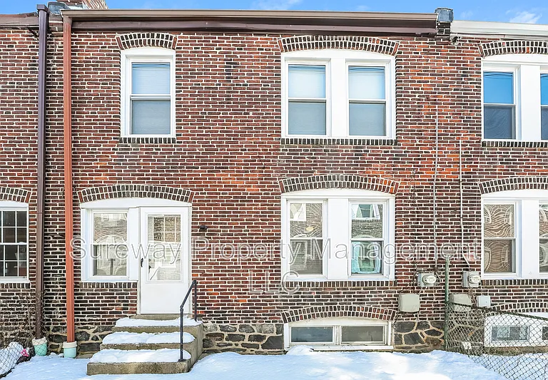 8 W 8th St — Photo 15
