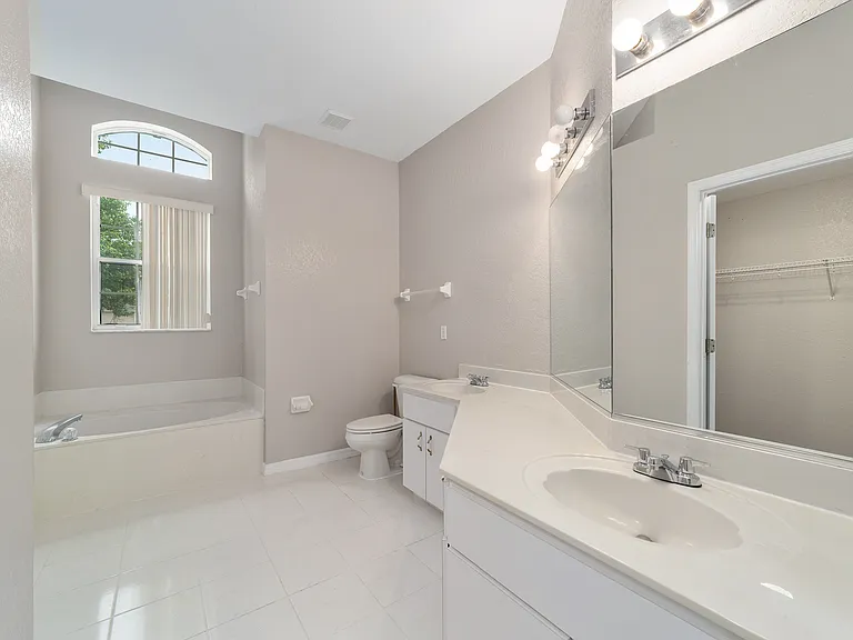 10061 SW 74th Ter — Photo 7