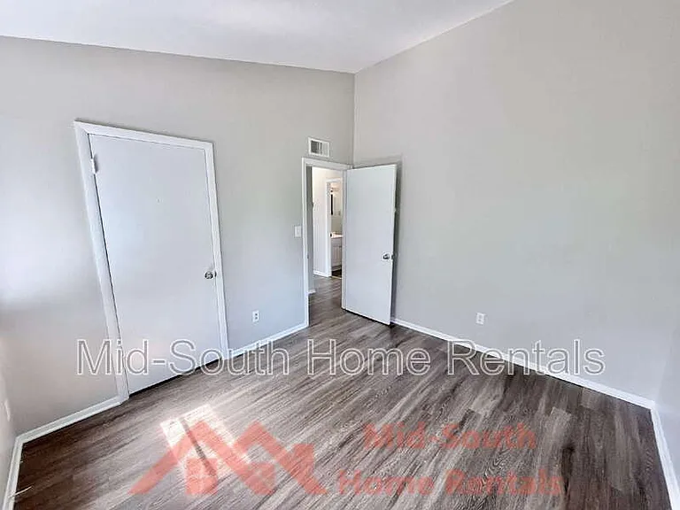 2298 Dells Ave — Photo 14