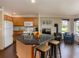 264 W Maberry Dr APT 102, Lynden, WA 98264