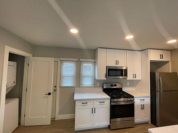 3rd image of 4545 1/2 39th St