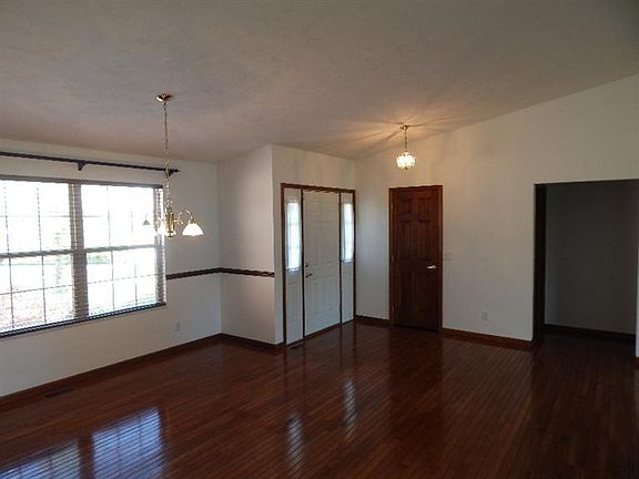 5th image of 5377 Meadow Estate Dr