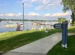 895 S Pontiac Trl APT 206, Walled Lake, MI 48390