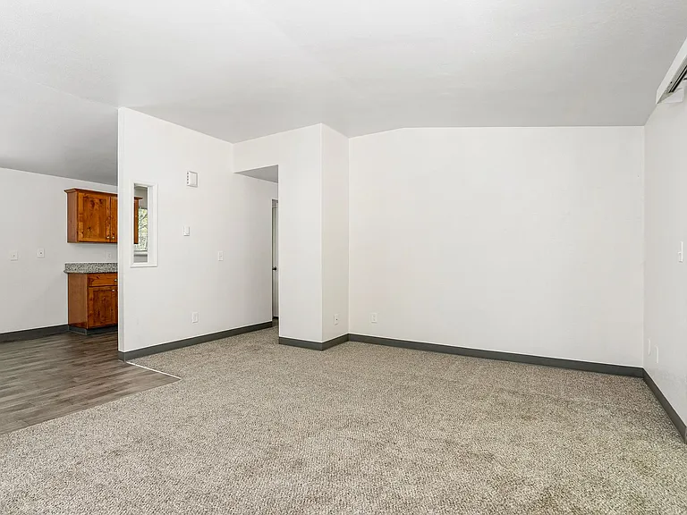 Erin Court — Photo 6