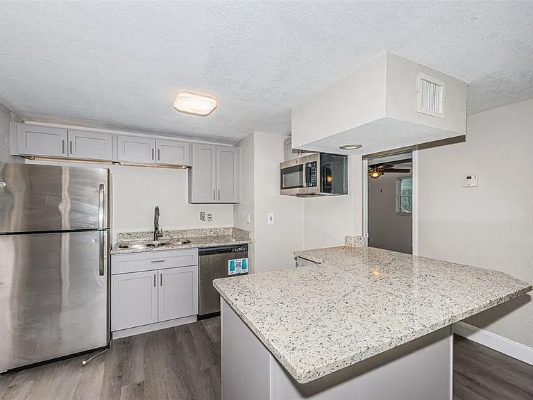 705 3rd Ave NE #C — Photo 14