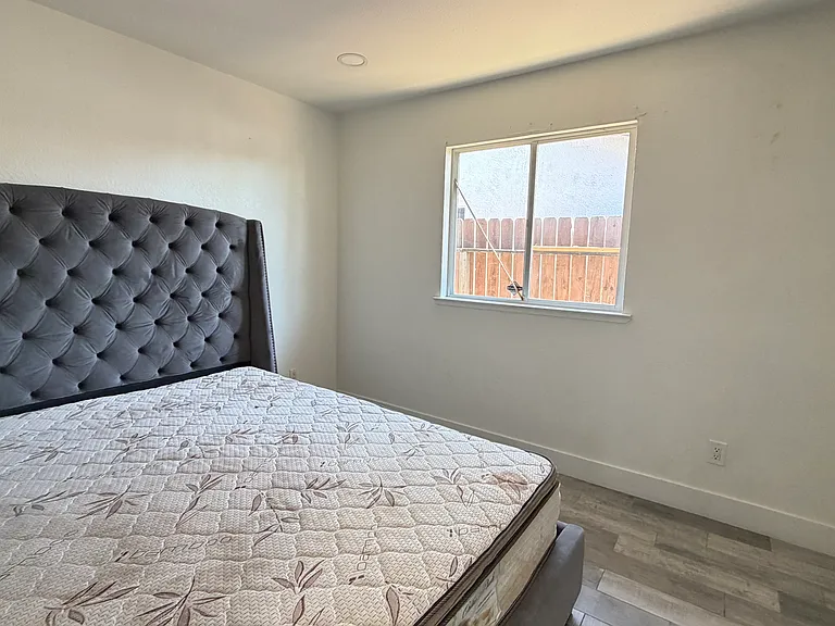 5108 Clark St — Photo 10