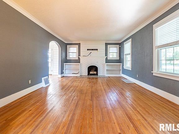 4th image of 610 W Forrest Hill Ave