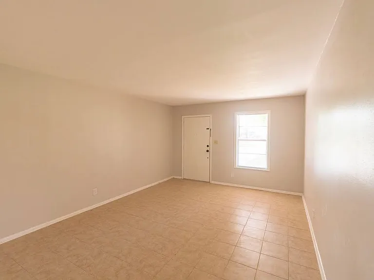 801 Citrus Terrace Dr — Photo 2