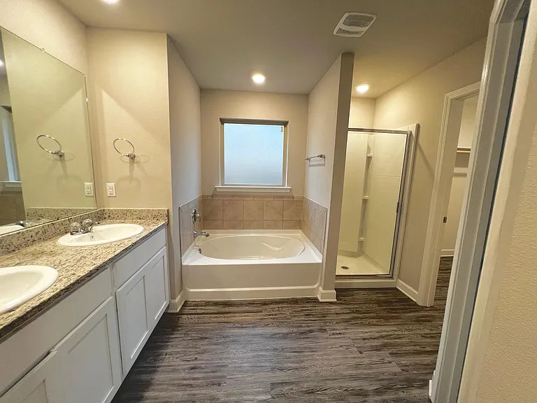 35500 Grovemont Dr — Photo 11
