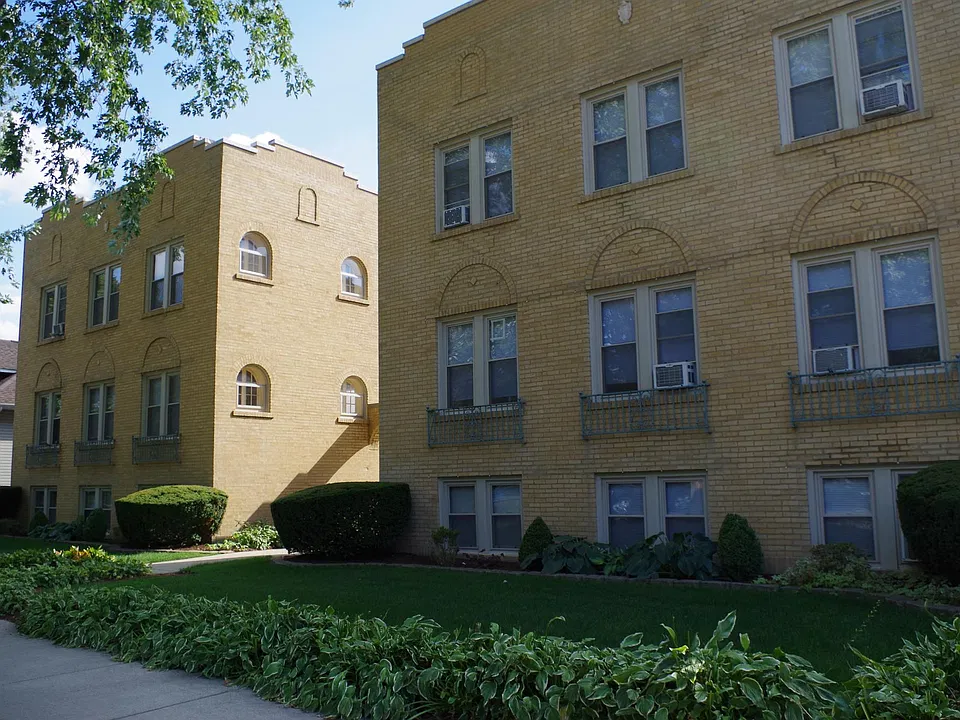 6016-22 North Navarre