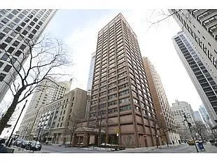 247 E Chestnut St APT 1204 photo 1
