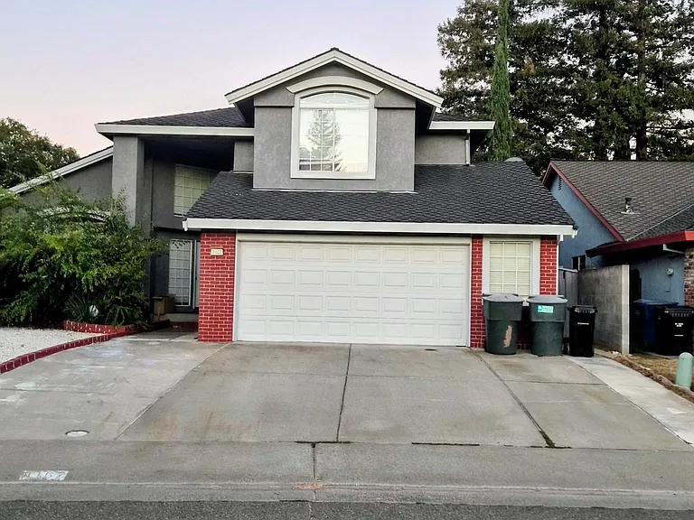 8167 Helmsdale Dr — Photo 3