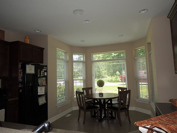 3rd image of 9384 The Woodlands Trl