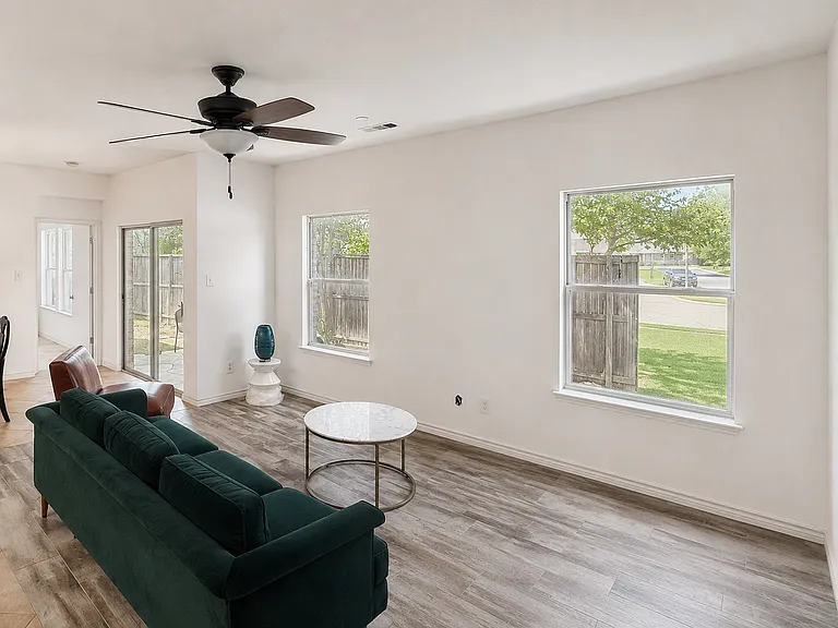 5900 Stone Mountain Rd — Photo 2
