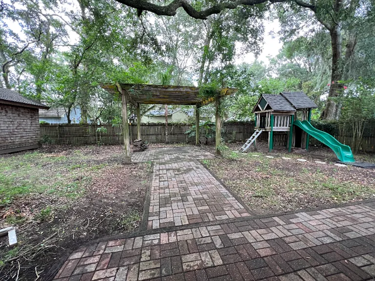 216 Citrona Dr — Photo 8