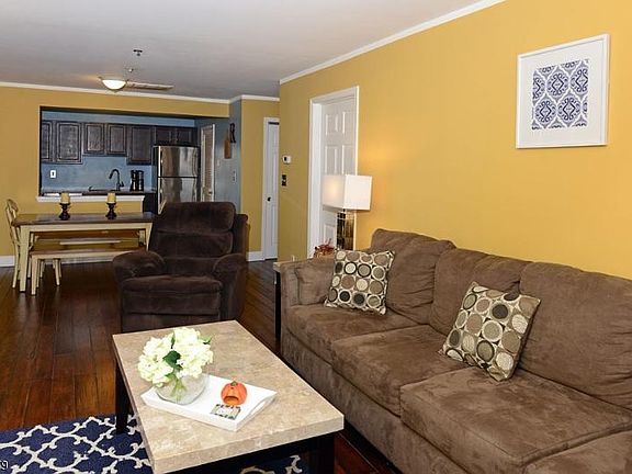 5th image of 187 Cambridge Ct #187