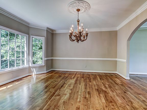 Banquet Size Dining Rm