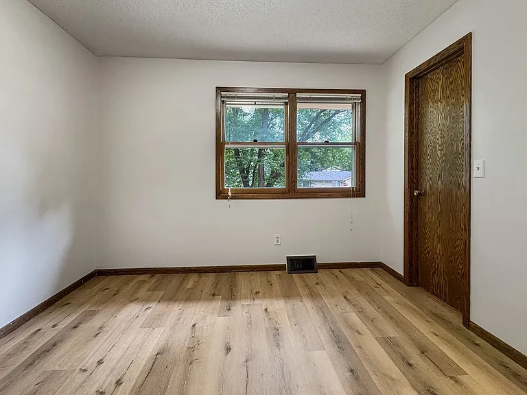 5674 Arthur St NE — Photo 29