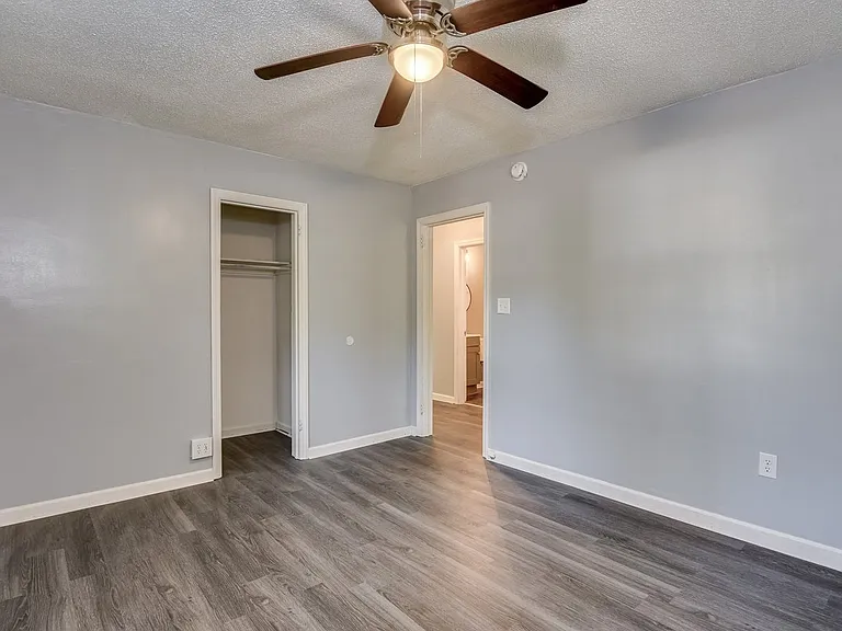 2202 Shirley Ave — Photo 3