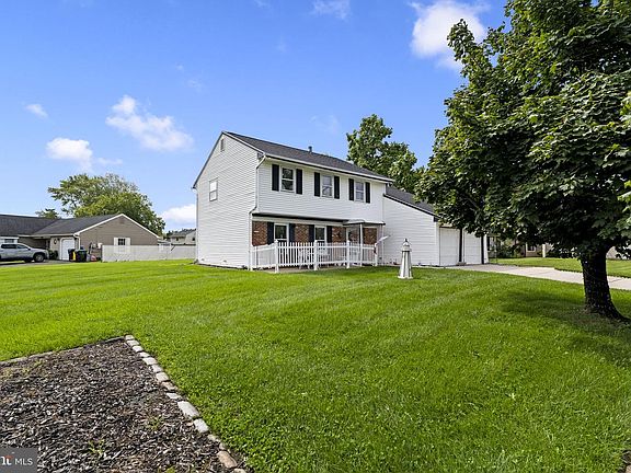 3rd image of 1 Avella Ln