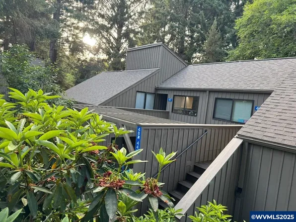 5801 NE Voyage Ave, Lincoln City, OR 97367