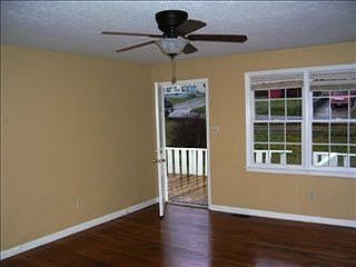 2nd image of 333 Woodview Ave