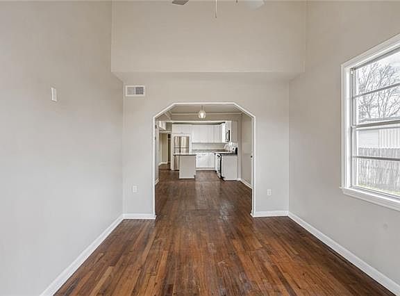 2nd image of 3207 Bauvais St