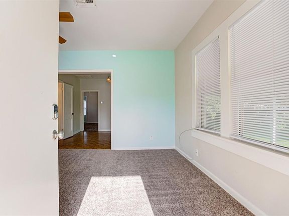 3rd image of 420 N Stewart Ave