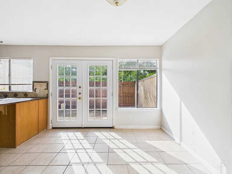 9520 Quail Village Ln — Photo 12