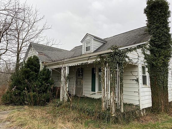 2nd image of 920 Brady Pike