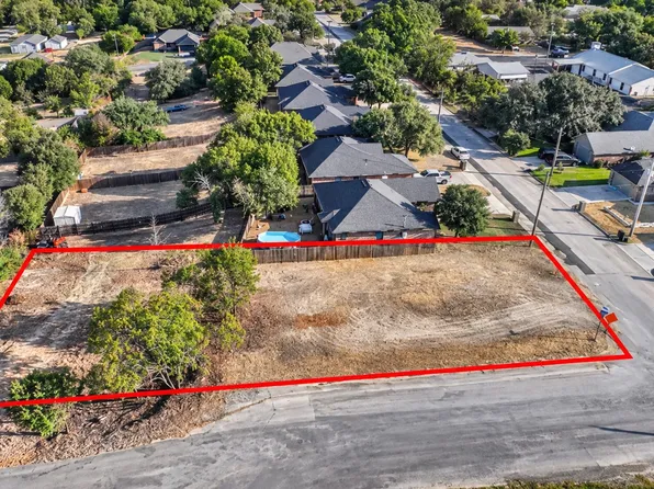 901 King St, Weatherford, TX 76086