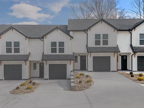 2nd image of 118 Shipman Dr NE