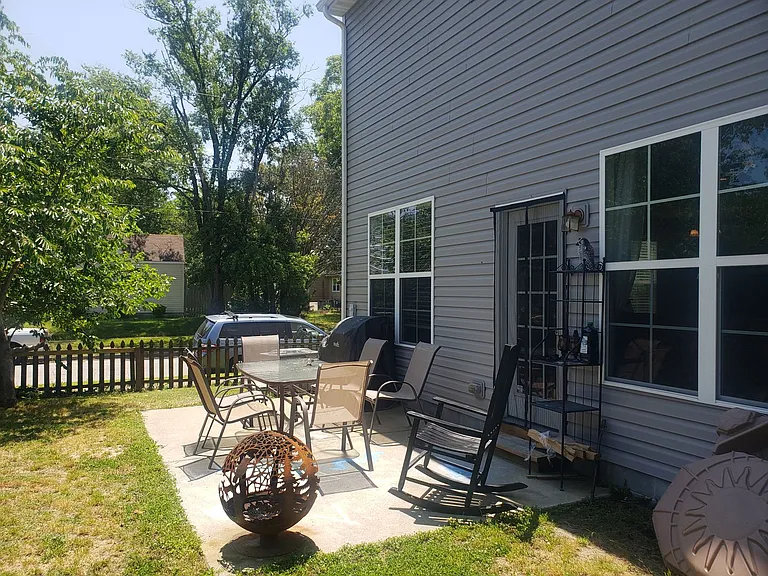 328 Cherry St — Photo 13
