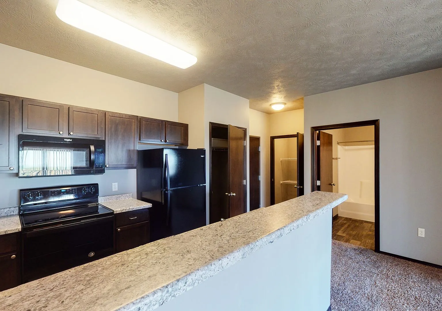 Hillcrest Village Apartments — Photo 2