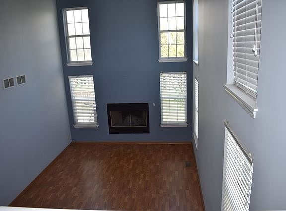 2nd image of 1376 Derby Ln