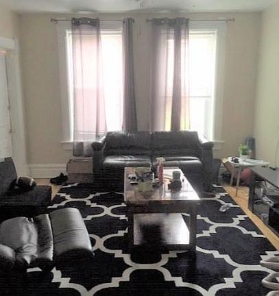 2nd image of 3120 N Kenmore Ave