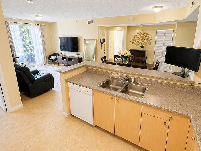 7980 N Nob Hill Rd #205 — Photo 17