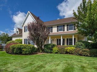 11 Nixon Farm Rd, Flemington, NJ 08822