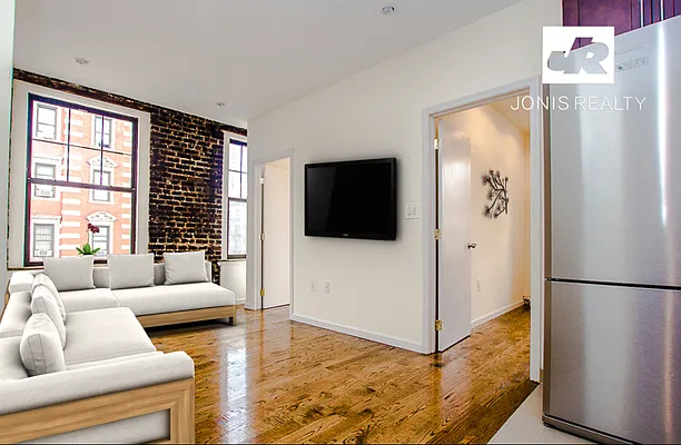 Rented by Jonis Realty | media 9