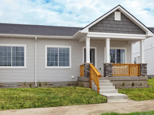 940 Sawgrass Dr, Norwalk, IA 50211